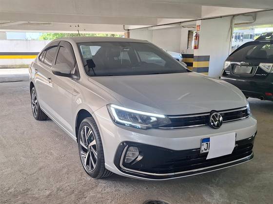 VOLKSWAGEN VIRTUS 1.0 200 TSI HIGHLINE AUTOMÁTICO